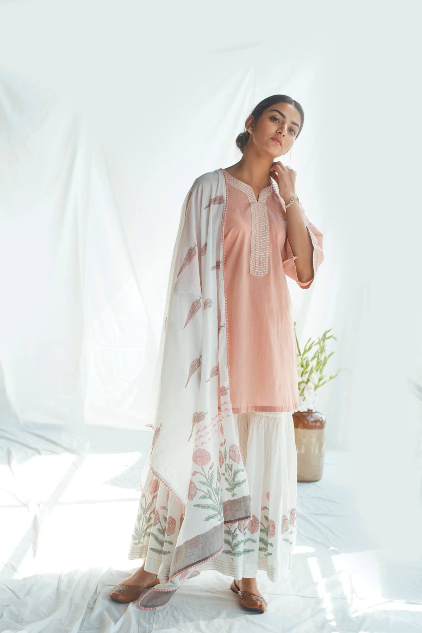 Ridhi Suri Bahameen Pink Mughal Sharara Set With Gota Embroidery