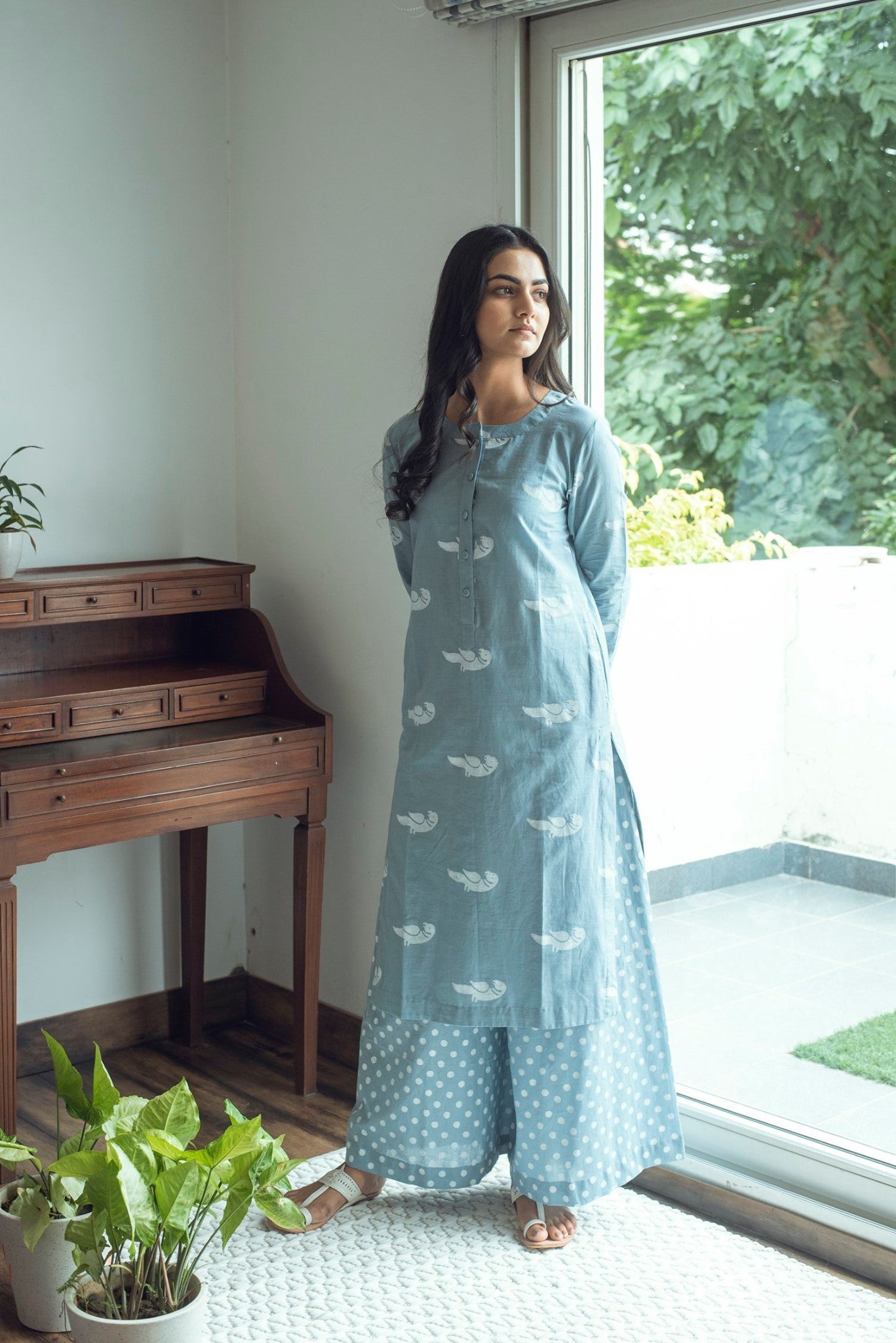 Ridhi Suri Serenity White bird print kurta palazzo set- Blue