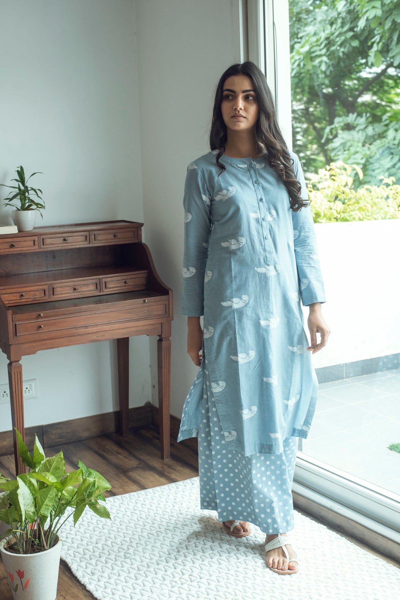 Ridhi Suri Serenity White bird print kurta palazzo set- Blue