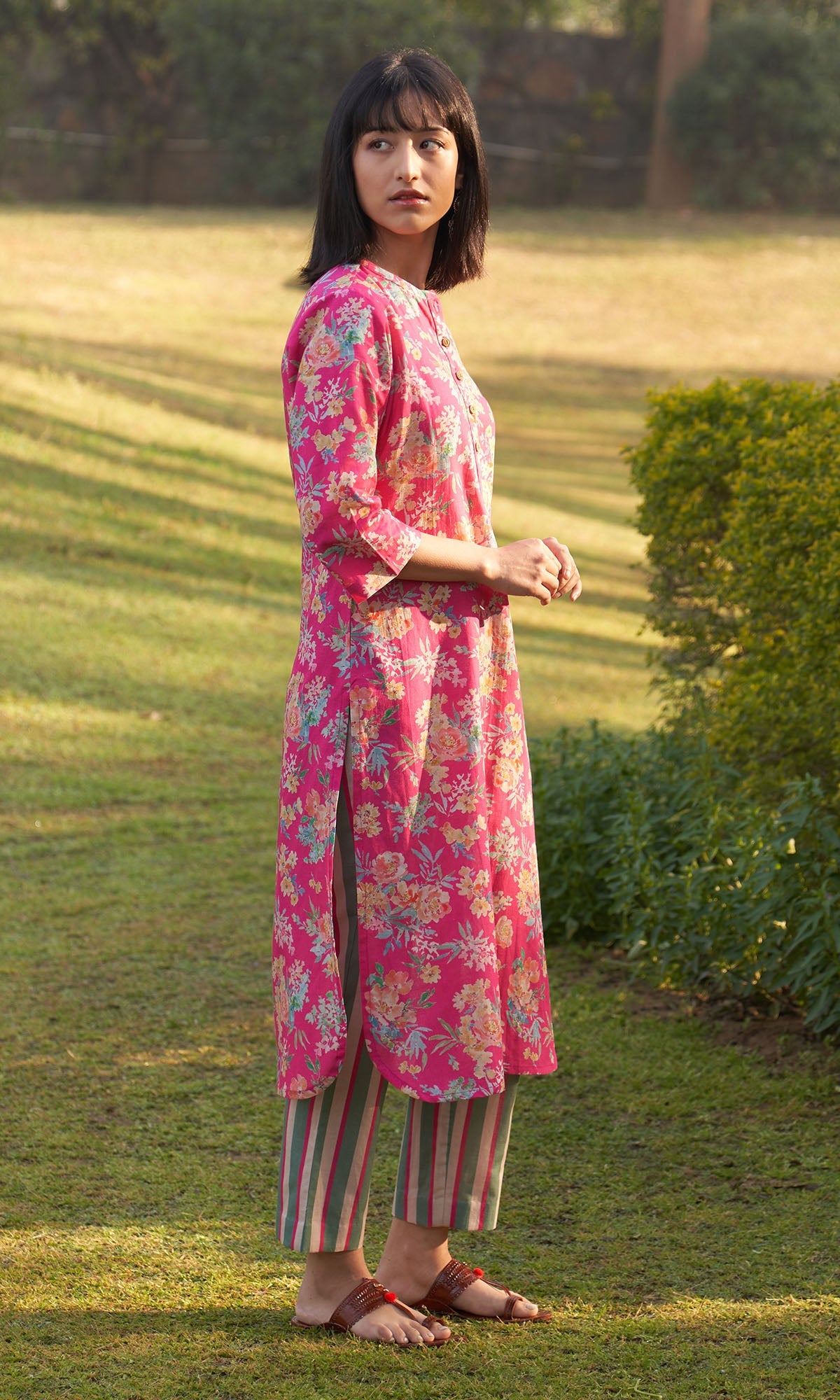 Iris Linen Pink Floral Print Kurta With Stripe Pants ( Set Of 2)