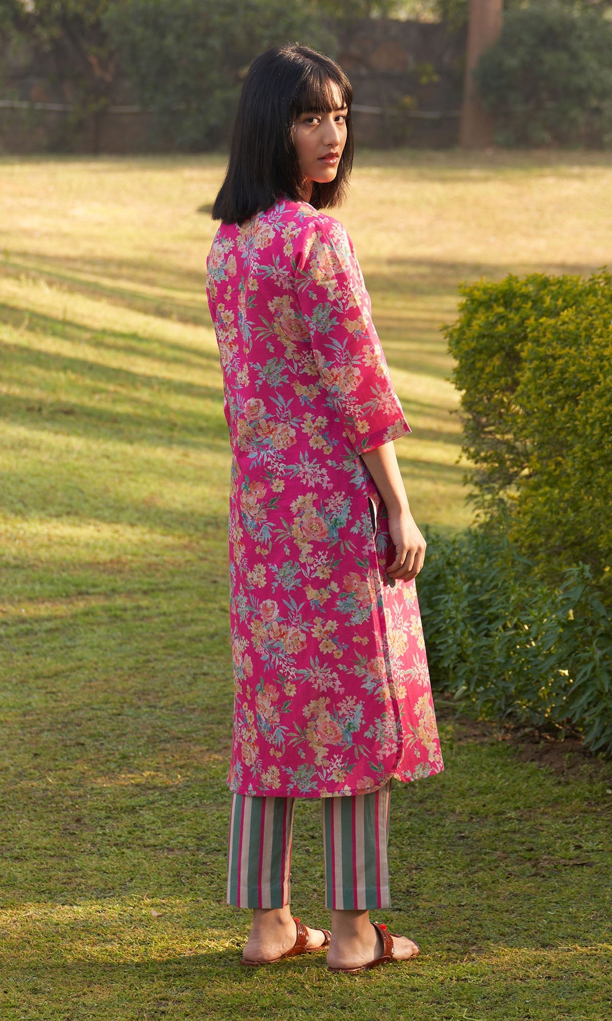 Iris Linen Pink Floral Print Kurta With Stripe Pants ( Set Of 2)