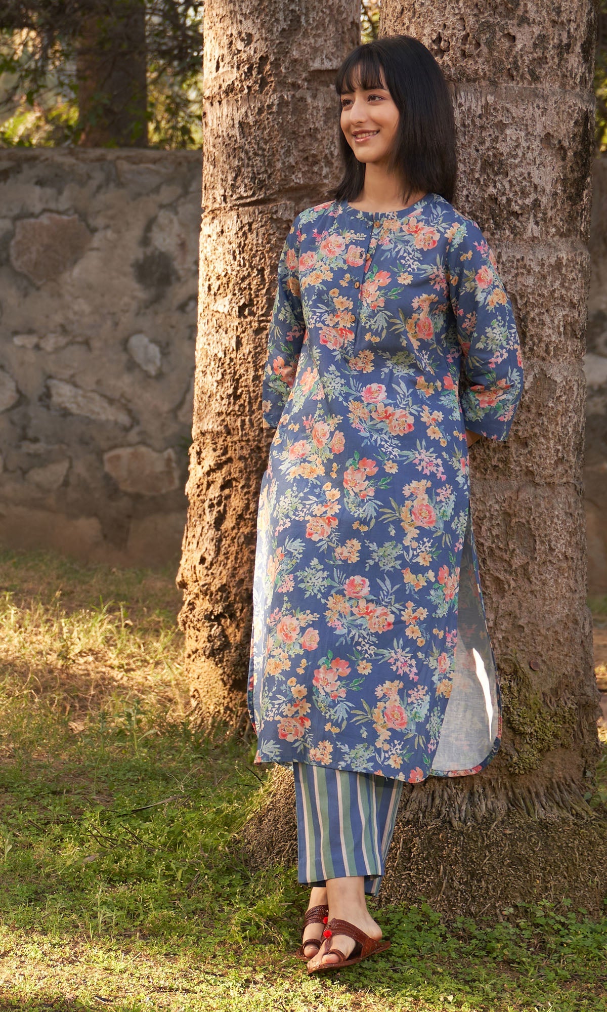 Iris Linen Blue Floral Print Kurta With Stripe Pants ( Set Of 2)