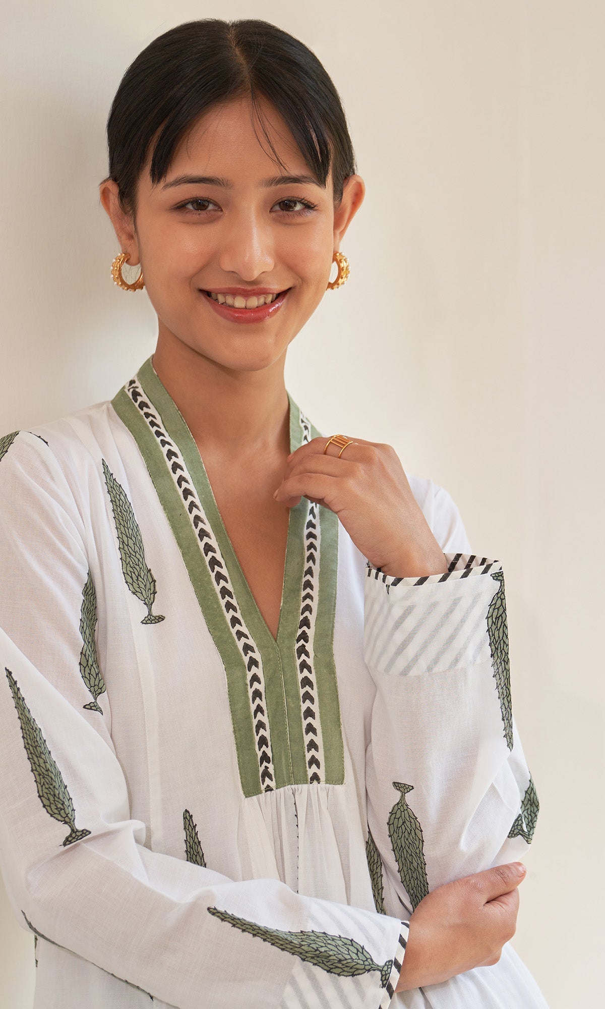 Iris Cotton Green Leaf Boota V- Neck Kurta With Pants(Set Of 2)