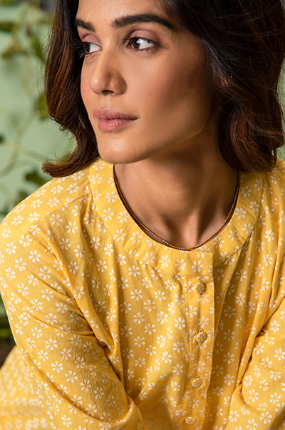 RIDHI SURI DAISY SUNSHINE YELLOW KURTA AND PYJAMA -SET 0F 2