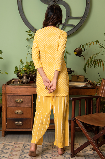 RIDHI SURI DAISY SUNSHINE YELLOW KURTA AND PYJAMA -SET 0F 2