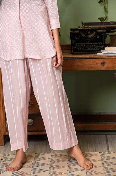 RIDHI SURI DAISY SOFT PINK KURTA AND PYJAMA -SET 0F 2