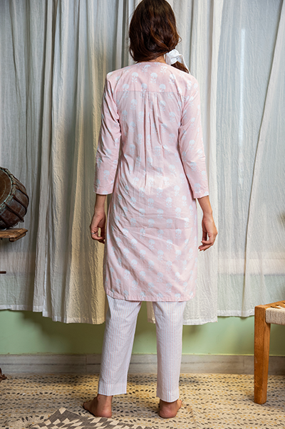 RIDHI SURI DAISY SOFT PINK MUGHAL BLOCK PRINTED KURTA WITH PYJAMA - SET OF 2