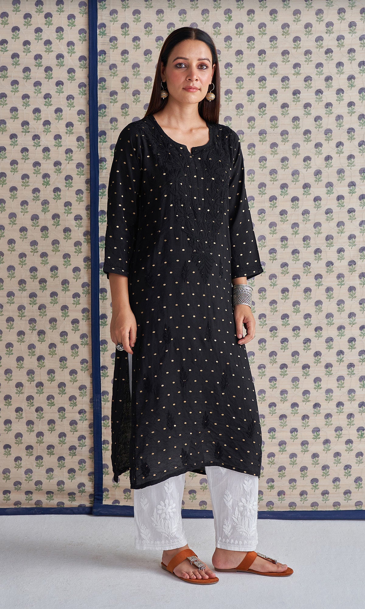 Handcrafted Chikankari Black Straight Kurta
