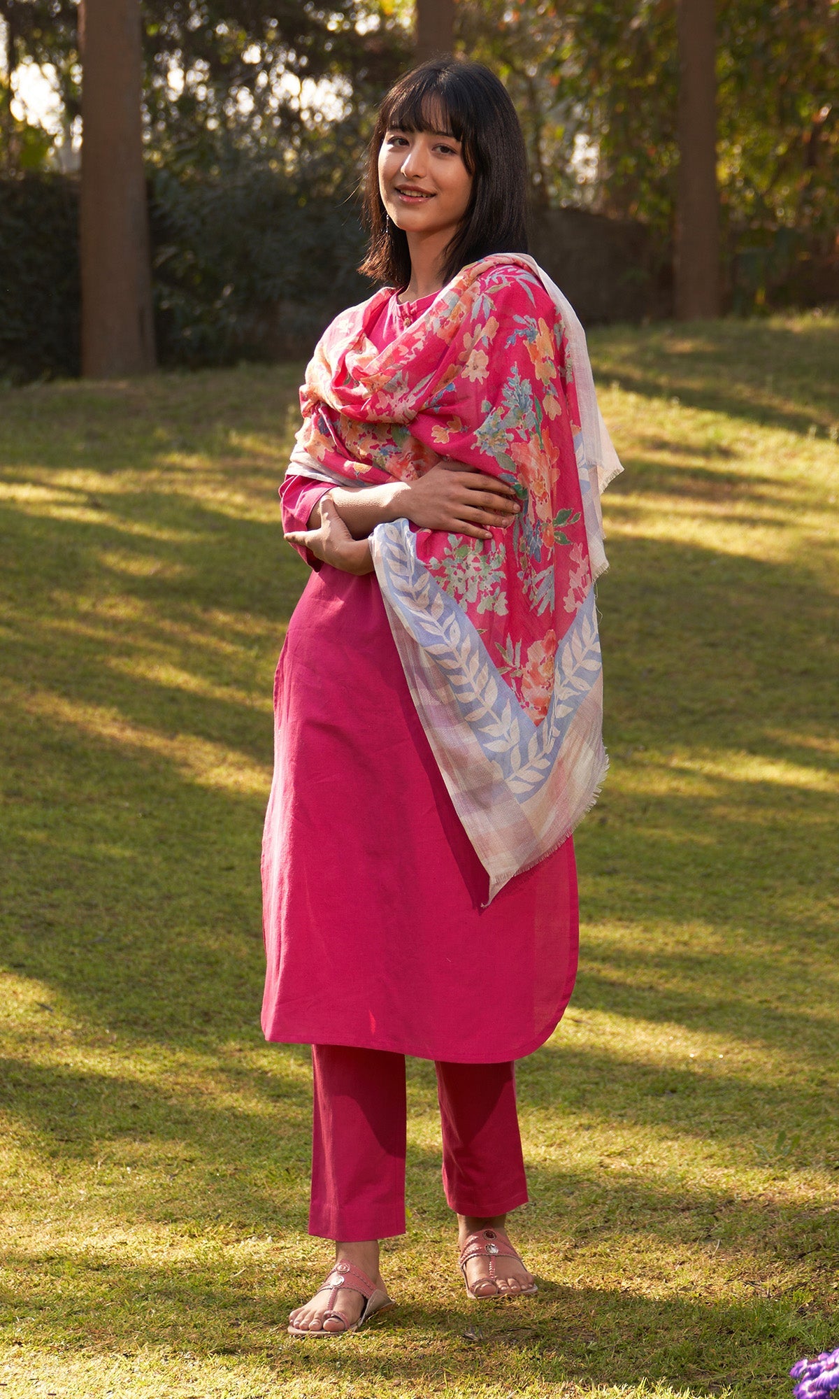 Iris Linen Fuschia Pink Solid Kurta With Pants And Stole( Set Of 3)