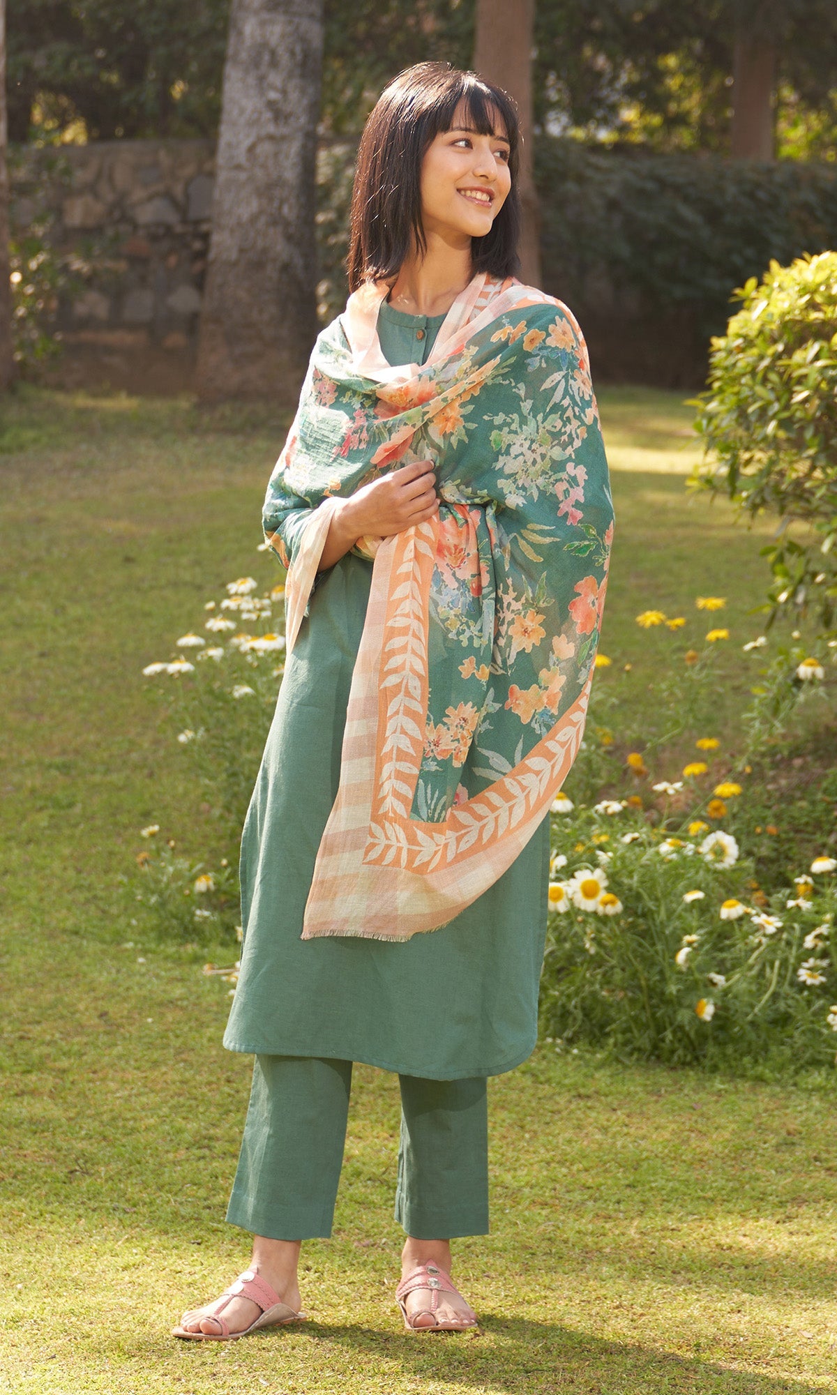 Iris Linen Green Solid Kurta With Pants And Stole( Set Of 3)