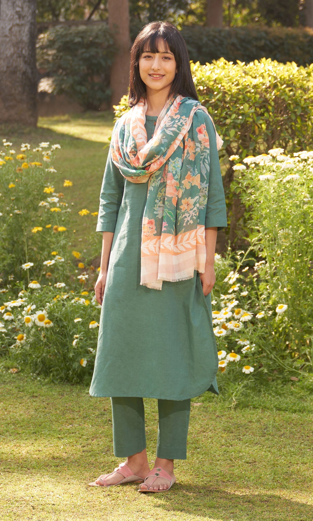 Iris Linen Green Solid Kurta With Pants And Stole( Set Of 3)