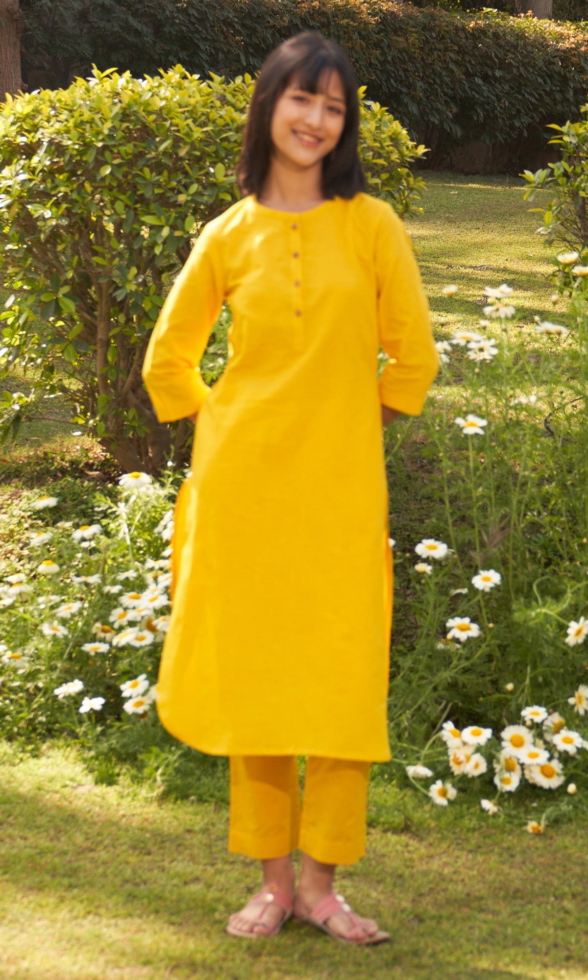 Iris Linen Yellow Solid Kurta With Pants( Set Of 2)