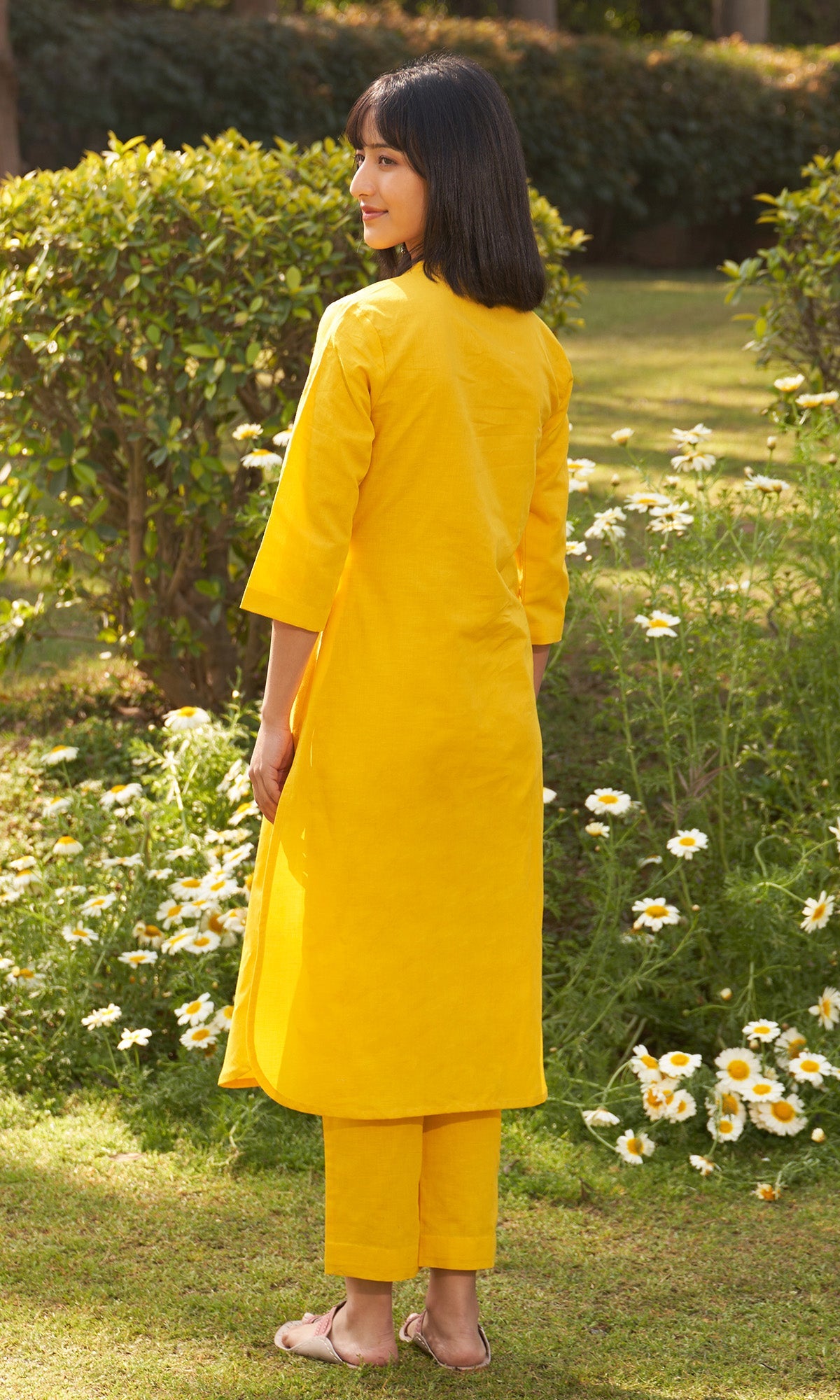 Iris Linen Yellow Solid Kurta With Pants( Set Of 2)