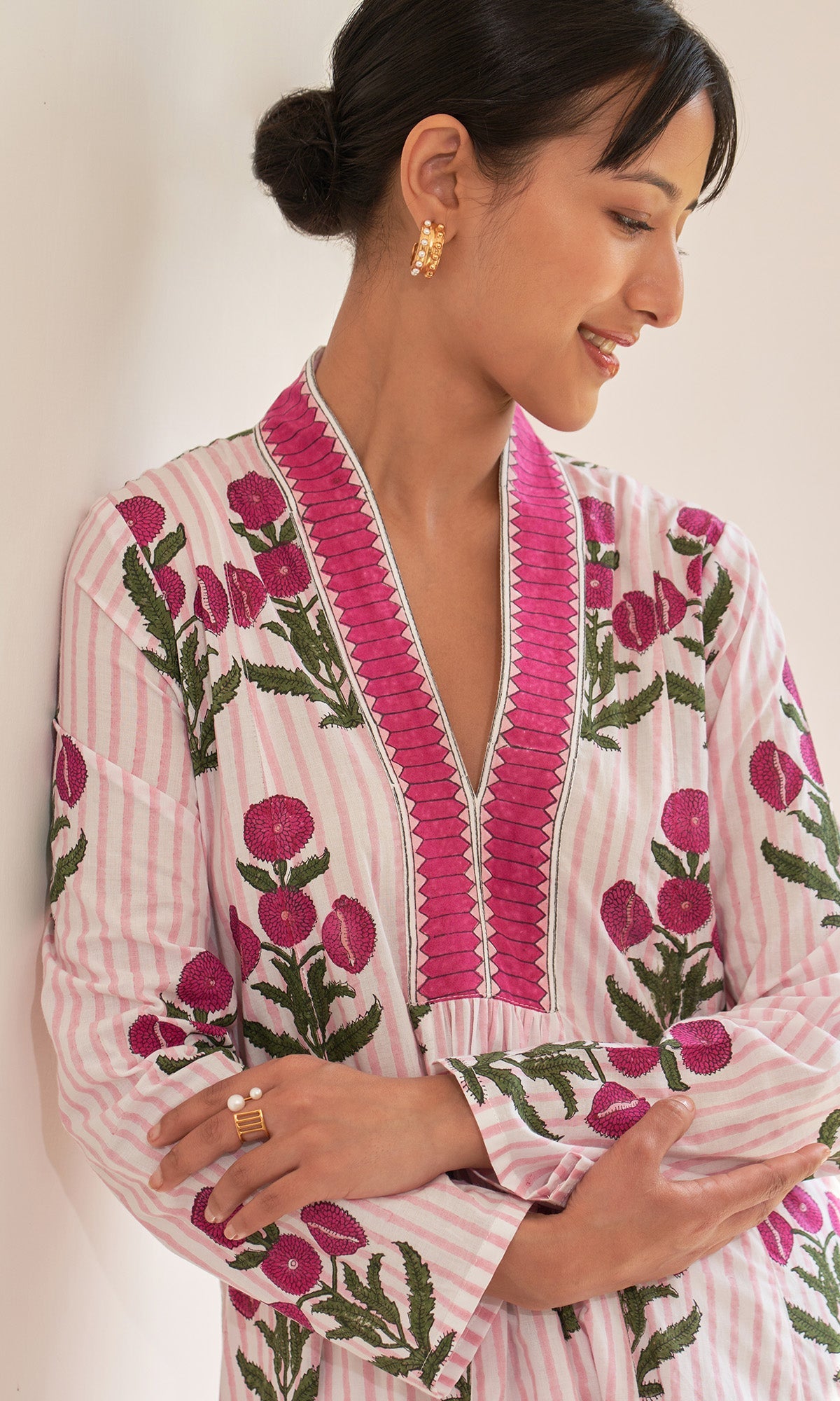 Iris Cotton Pink Stripe Boota V- Neck Kurta With Pants ( Set Of 2)