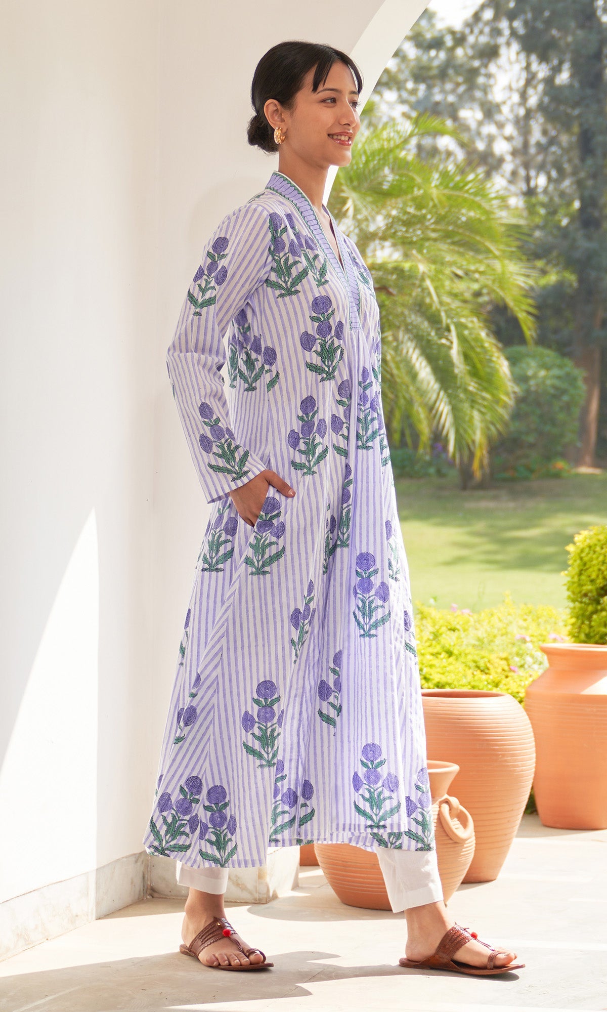 Iris Cotton Lilac Stripe Boota V- Neck Kurta With Pants ( Set Of 2)