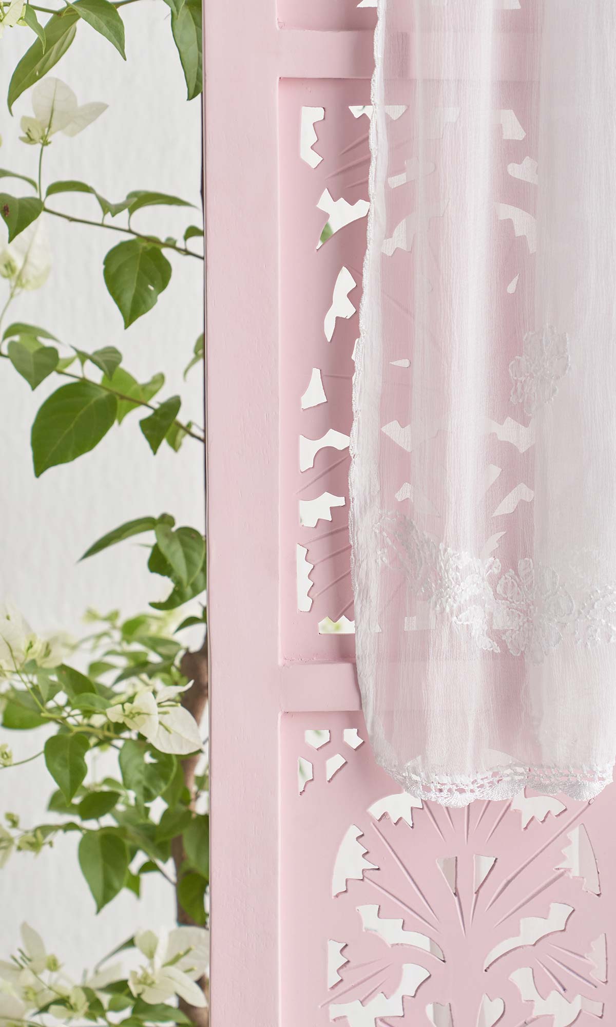 Handcrafted Chikankari White Dupatta