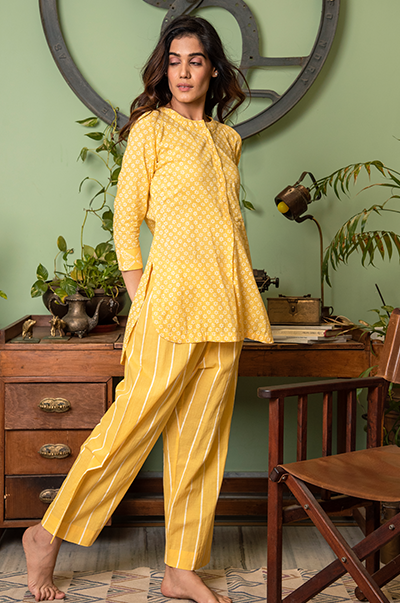 RIDHI SURI DAISY SUNSHINE YELLOW KURTA AND PYJAMA -SET 0F 2