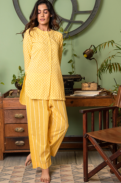 RIDHI SURI DAISY SUNSHINE YELLOW KURTA AND PYJAMA -SET 0F 2