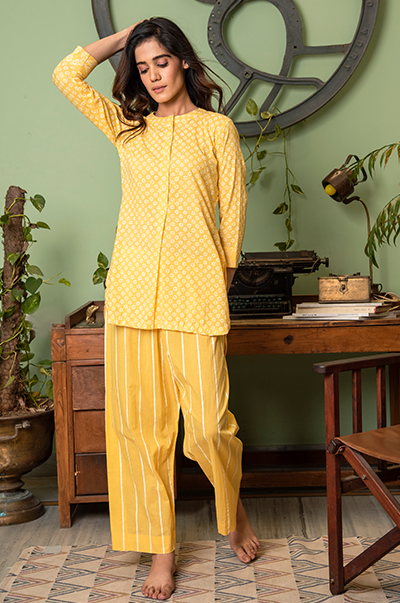 RIDHI SURI DAISY SUNSHINE YELLOW KURTA AND PYJAMA -SET 0F 2