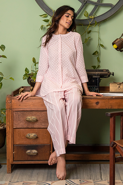 RIDHI SURI DAISY SOFT PINK KURTA AND PYJAMA -SET 0F 2